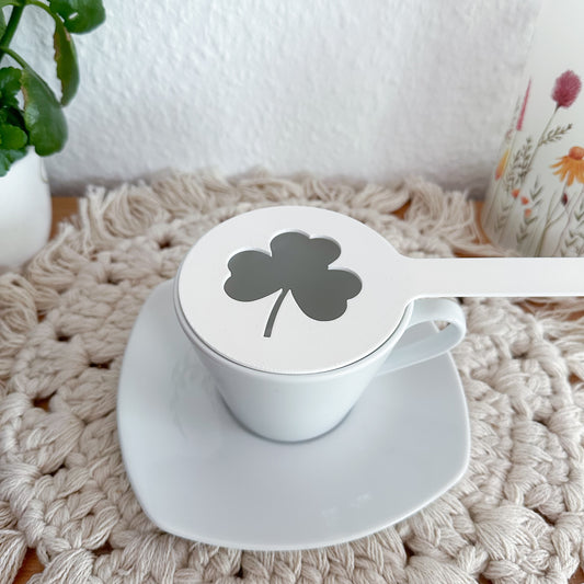 Kaffee Schablone Kleeblatt