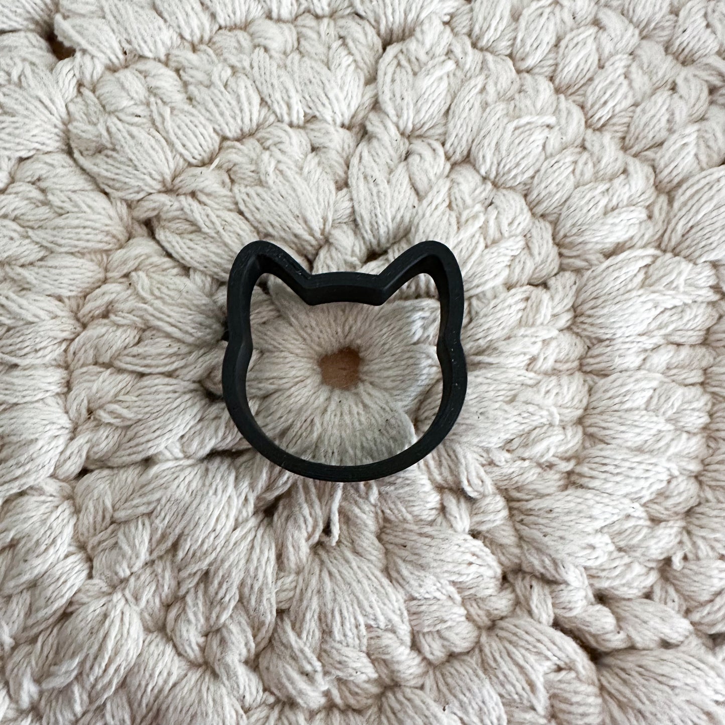 Cat head cookie cutter
