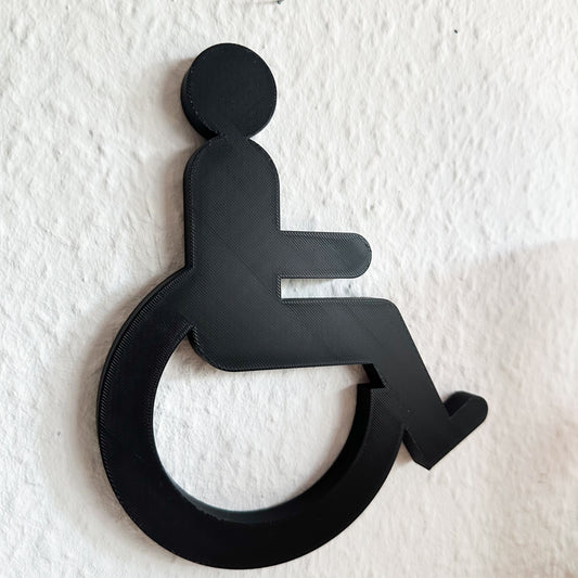 Detailaufnahme des PLA-Materials beim barrierefreien WC-Schild