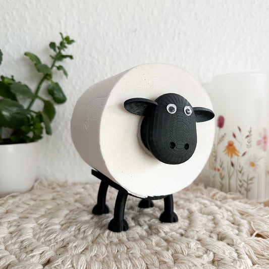 Detailaufnahme des 3D-Drucks und PLA-Materials beim Toilettenpapier-Schaf