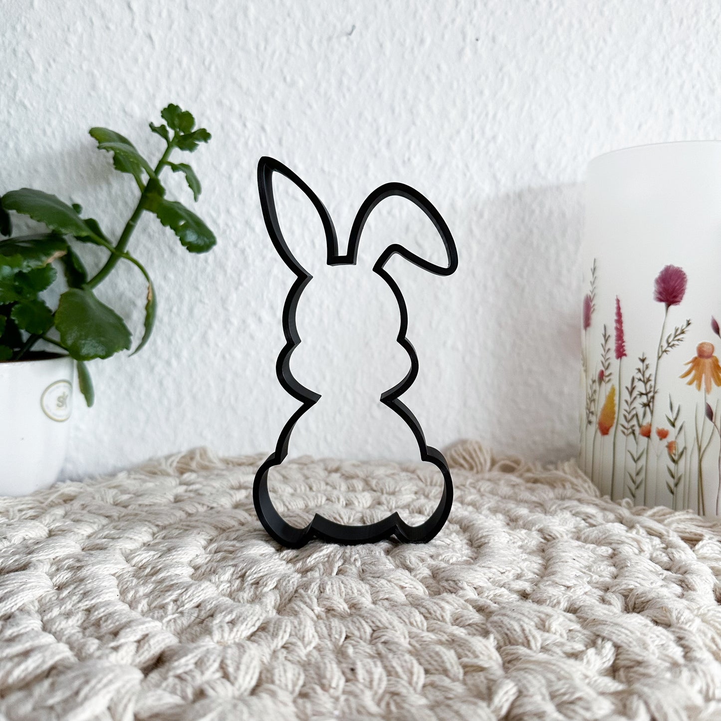 Line Art Wandbild Osterhasen – nachhaltige Deko für Tür oder Fenster