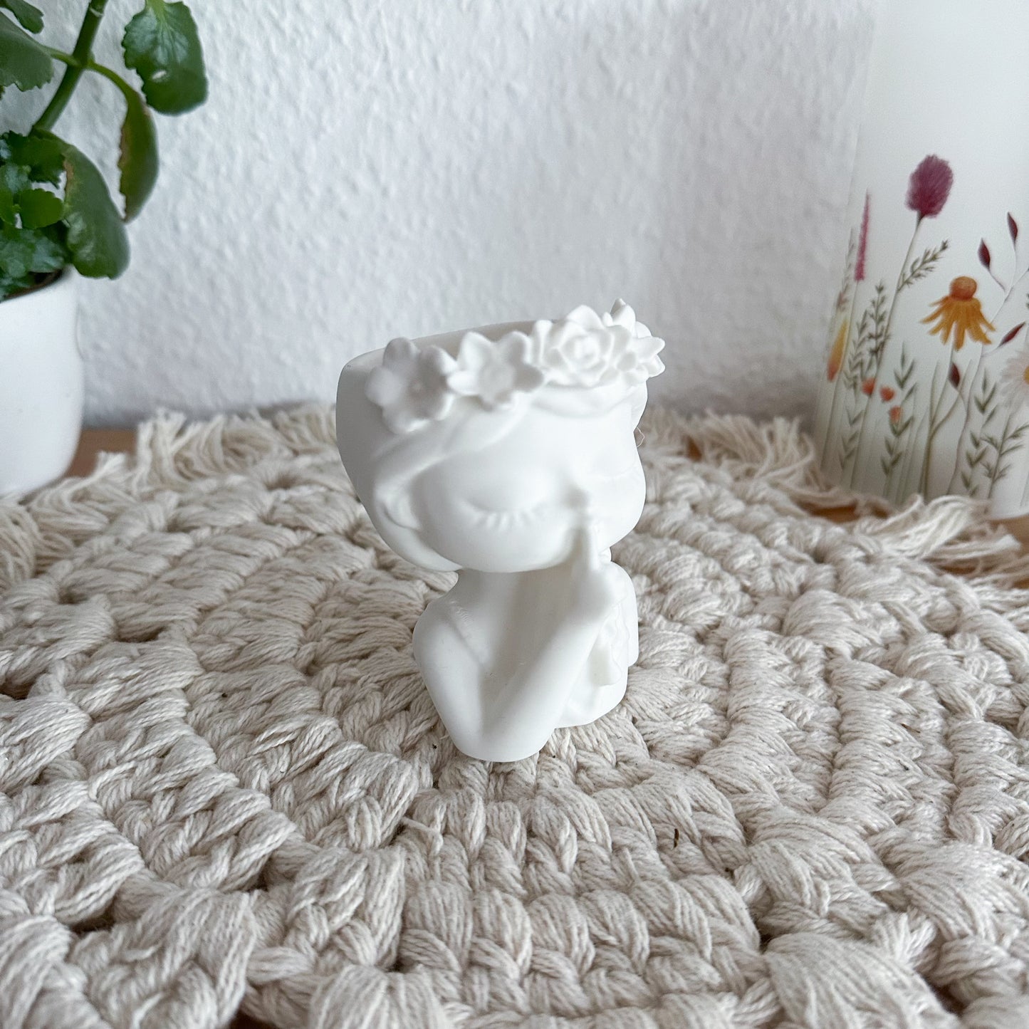 PLA Übertopf Mädchenfigur – perfekt für kleine Pflanzen