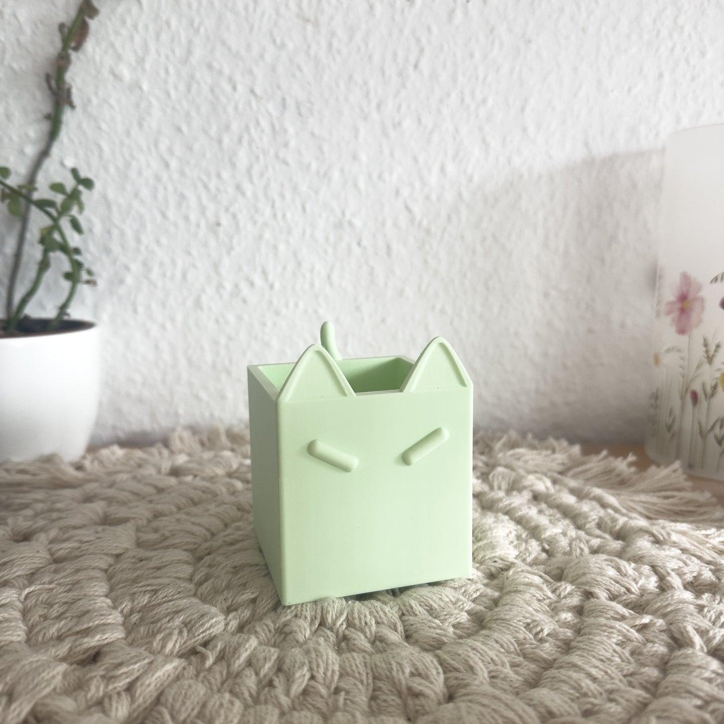 Cat flower pot