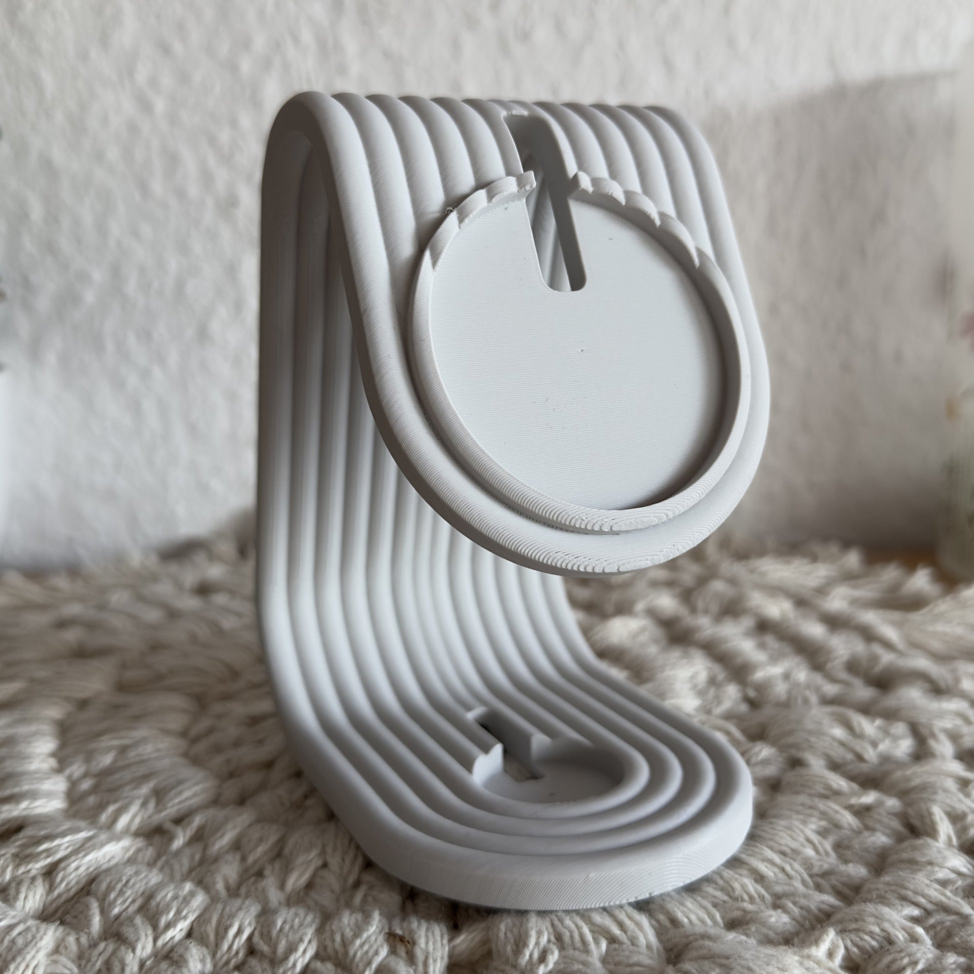 Minimalistische Ladestation 3D gedruckt Schreibtisch Setup
