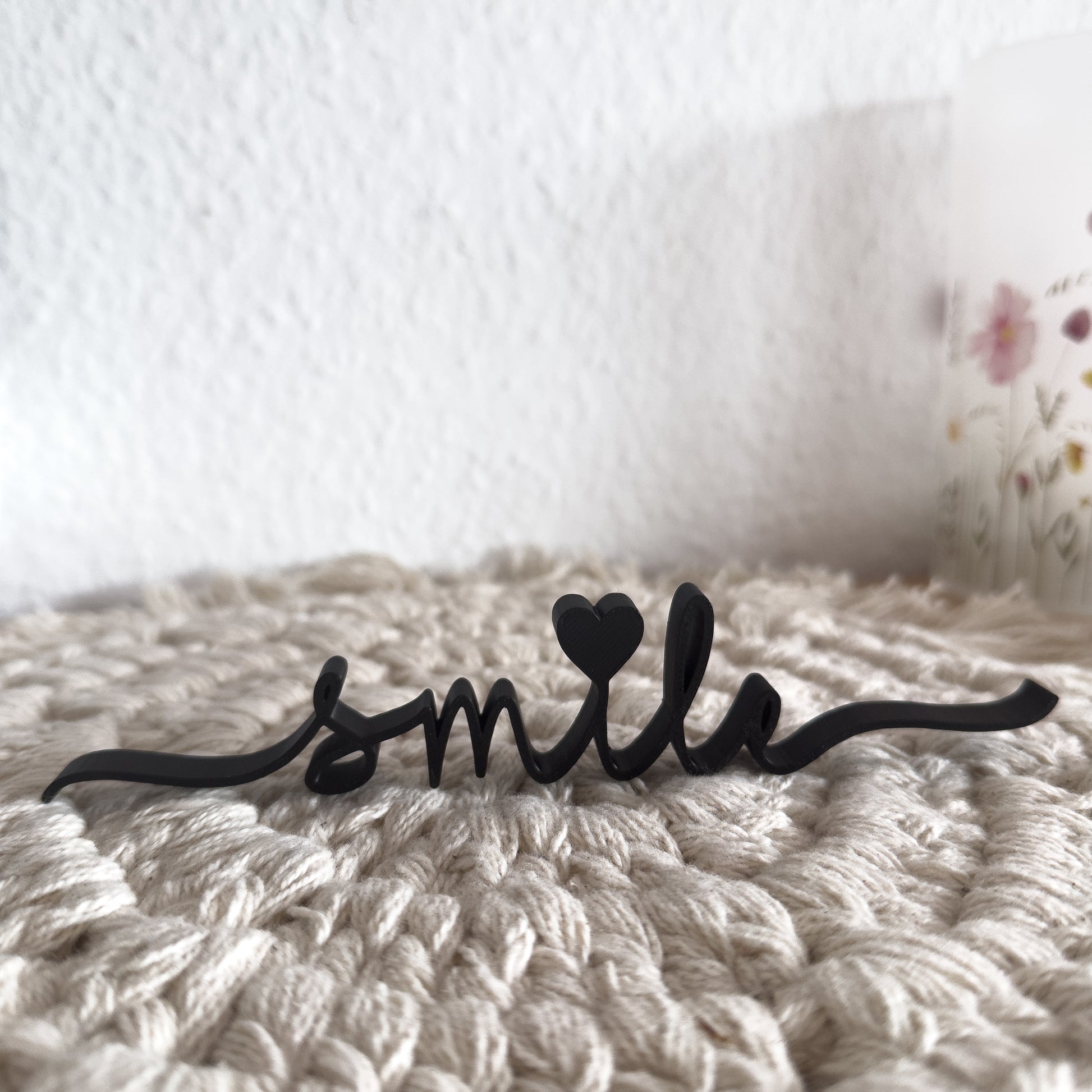 Minimalistischer Smile Schriftzug aus PLA